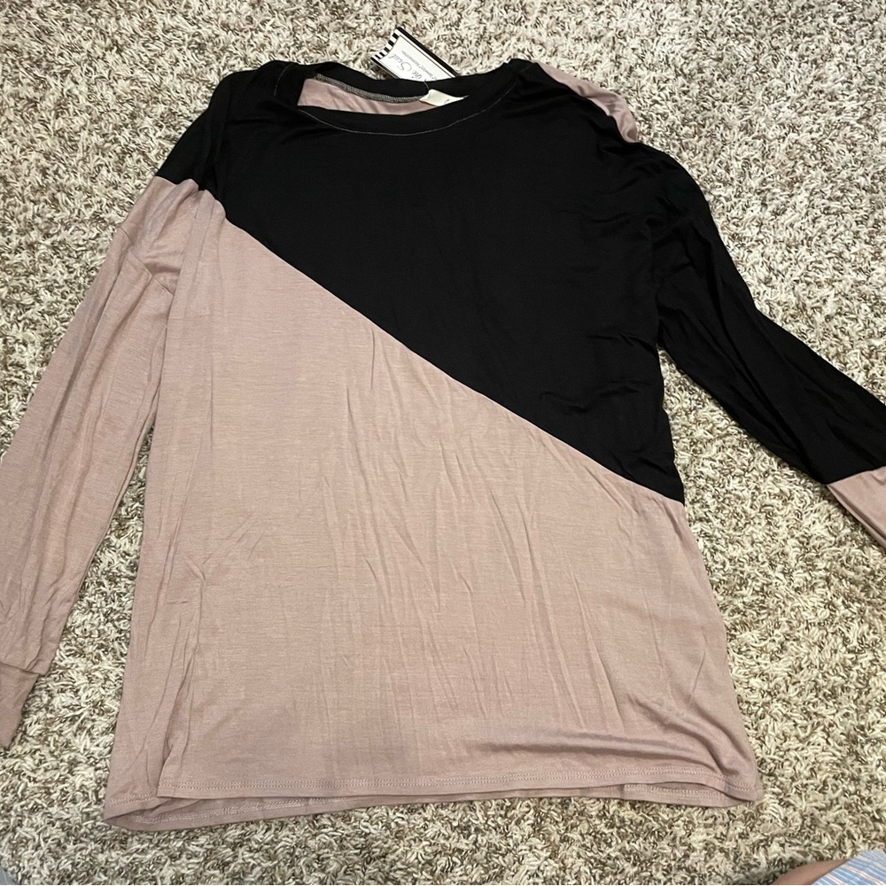 Women’s boutique shirt NWT
